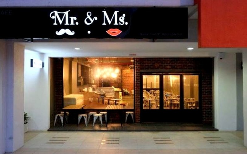 Read more about the article Mr and Mrs Cafe